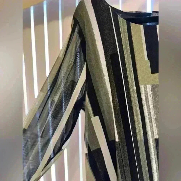 NWOT Alfani Printed Mesh Tunic, brand new never worn. Army green mixed color - Picture 7 of 15